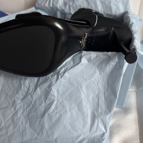 Prada shoes size 39 - Picture 2 of 3